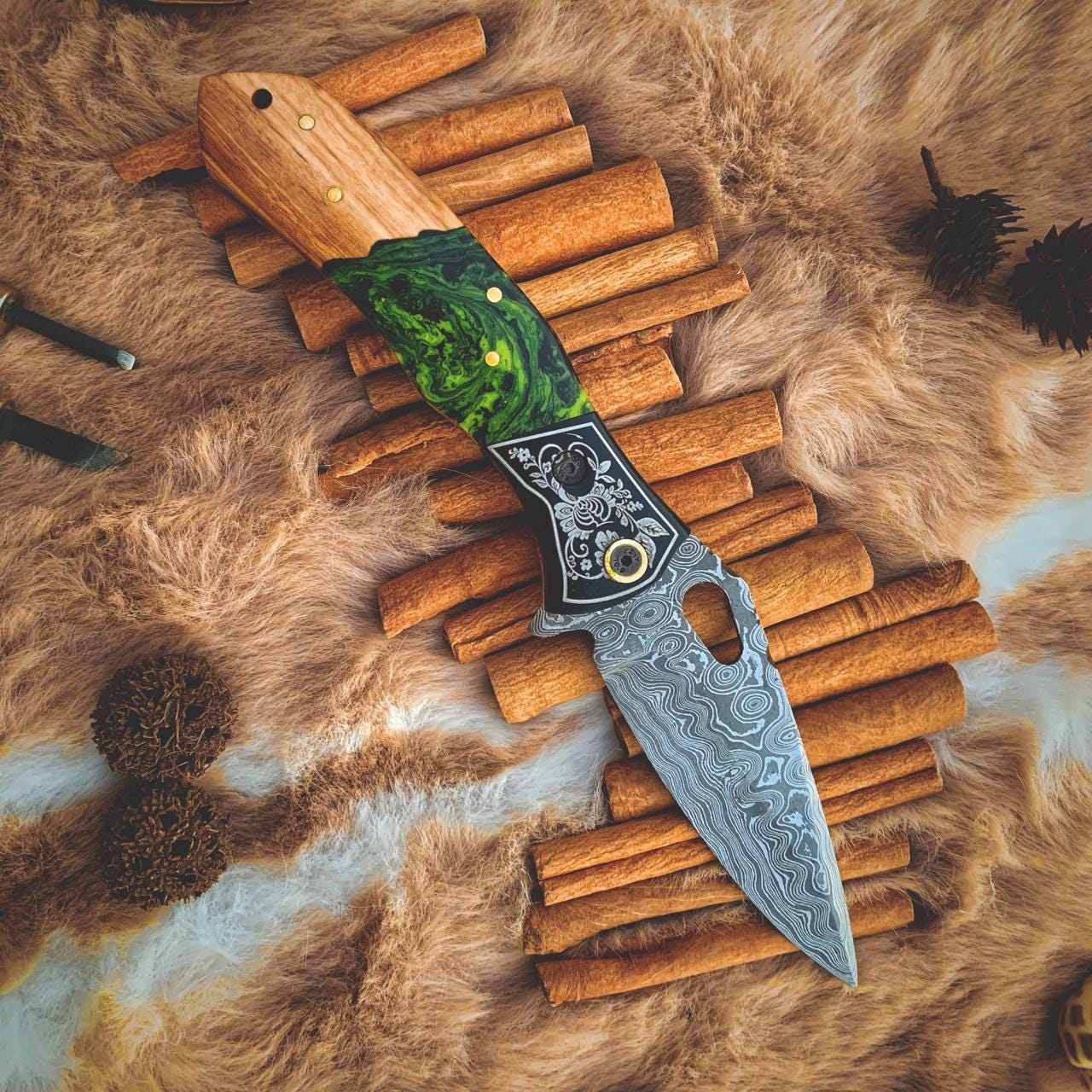 Damascus Pocket Knife – Rosewood Handle with Leather Sheath