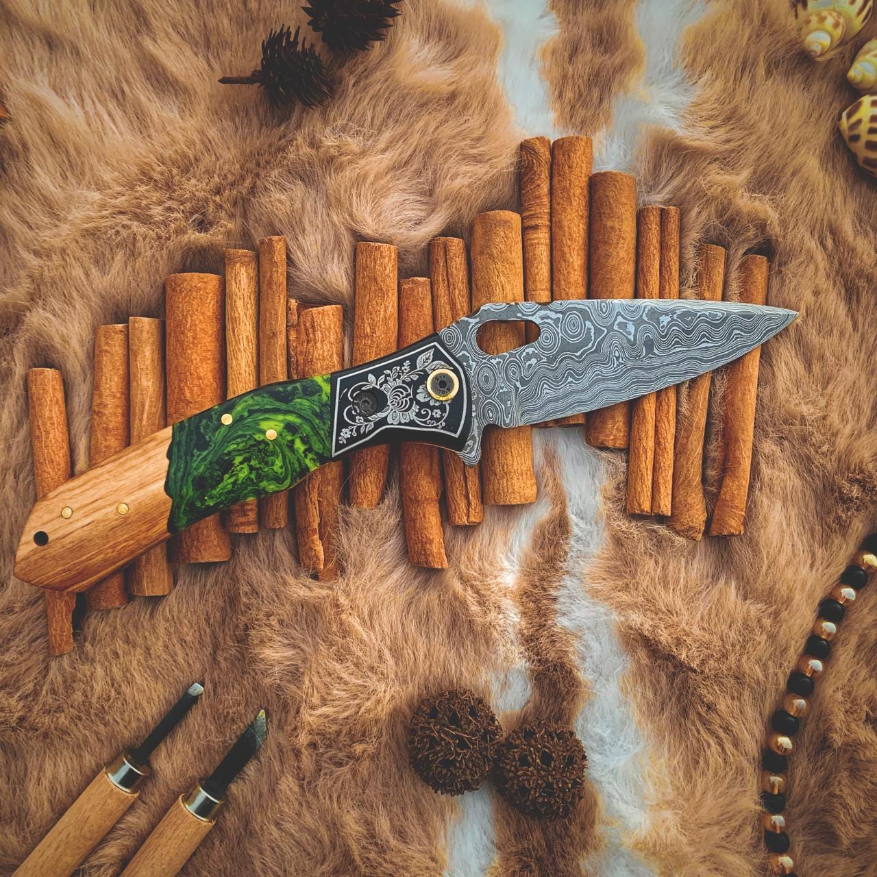 Damascus Pocket Knife – Rosewood Handle with Leather Sheath